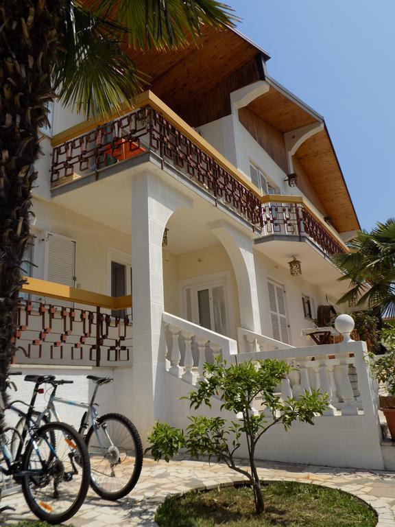 Apartment Leporiz Porec Bagian luar foto