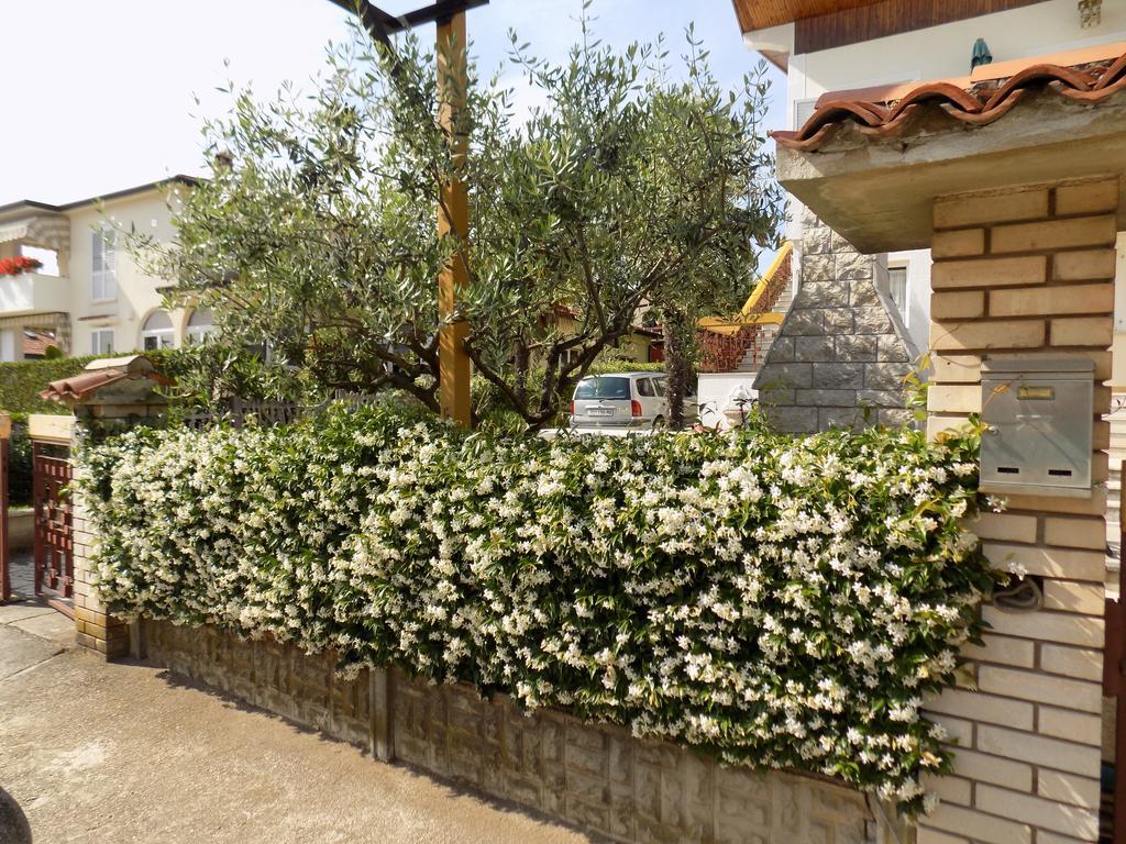 Apartment Leporiz Porec Bagian luar foto
